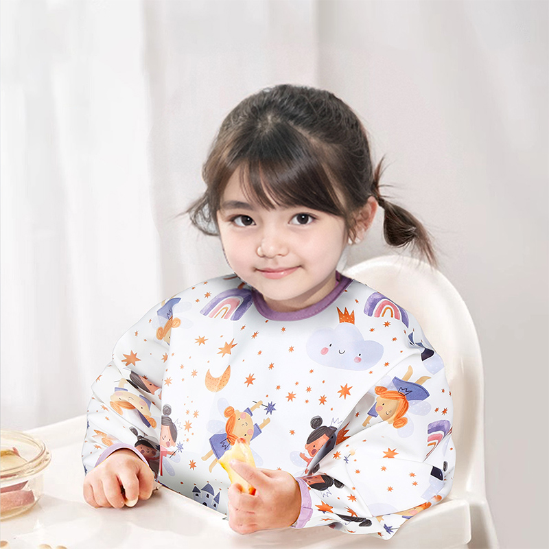 Babero de manga impermeable con estampado de abejas